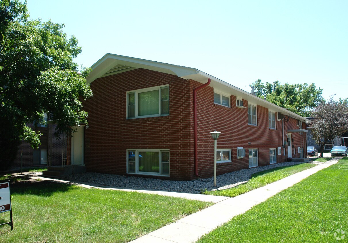 Foto principal - 1215 B St