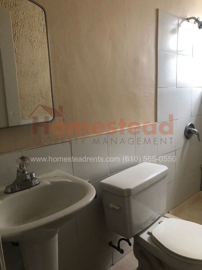 Foto del edificio - 528 MacDade Blvd