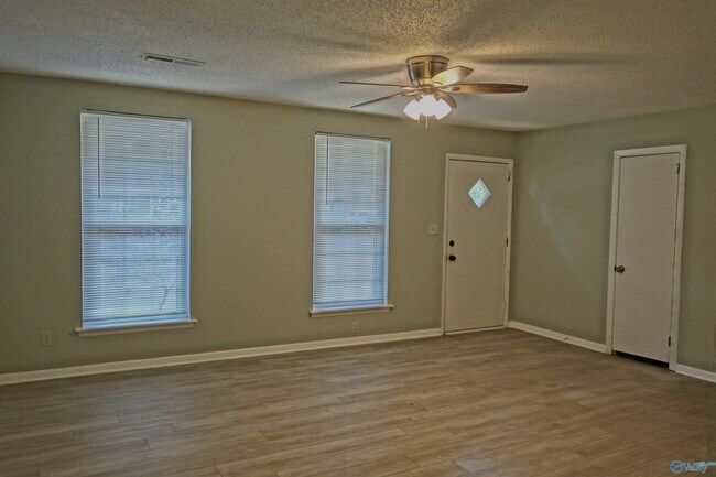 Foto del edificio - 504 Delaney Rd NW
