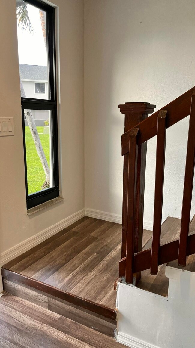 Foto del edificio - 5305 Bayside Dr