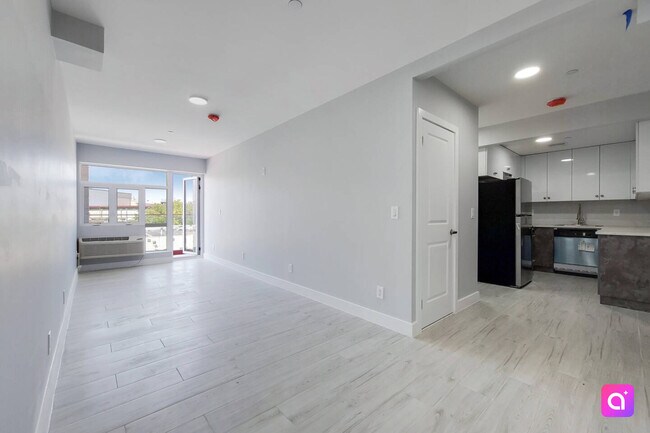 Foto del edificio - 1079 Lafayette Ave