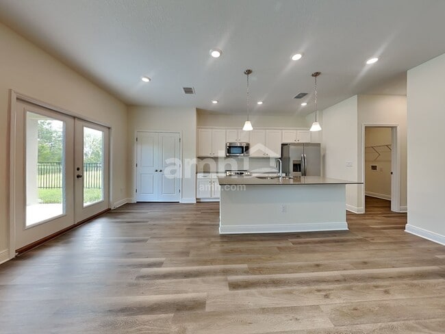 Foto del edificio - 27178 St Andrews Ave