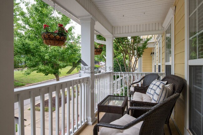 Building Photo - 7111 Lenox Village Dr
