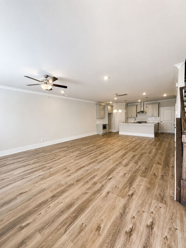 Building Photo - 4634 Dogwood Pl