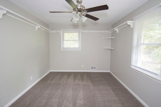 Building Photo - Cozy Home on Omega Dr