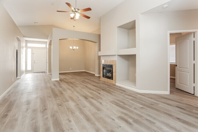 Foto del edificio - 2109 Cardigan Ave