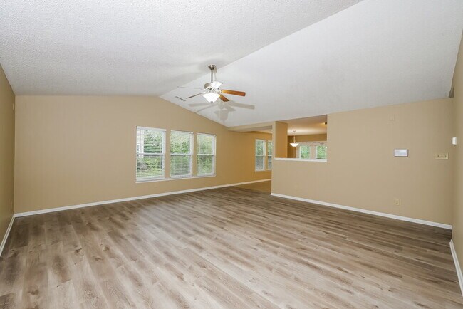 Building Photo - 511 Van Buren St