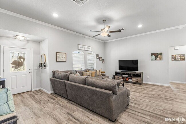 Building Photo - 306 Driftwood Dr