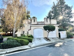 Building Photo - 742 Northrup St