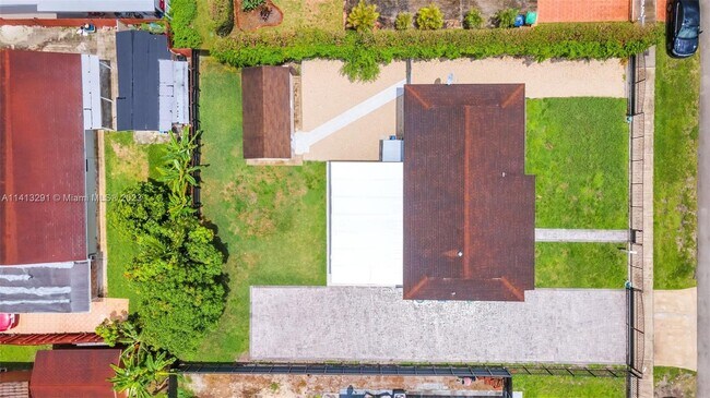 Foto del edificio - 4401 NW 194th St