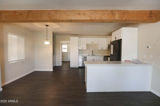 Building Photo - 3822 N 11th Ave