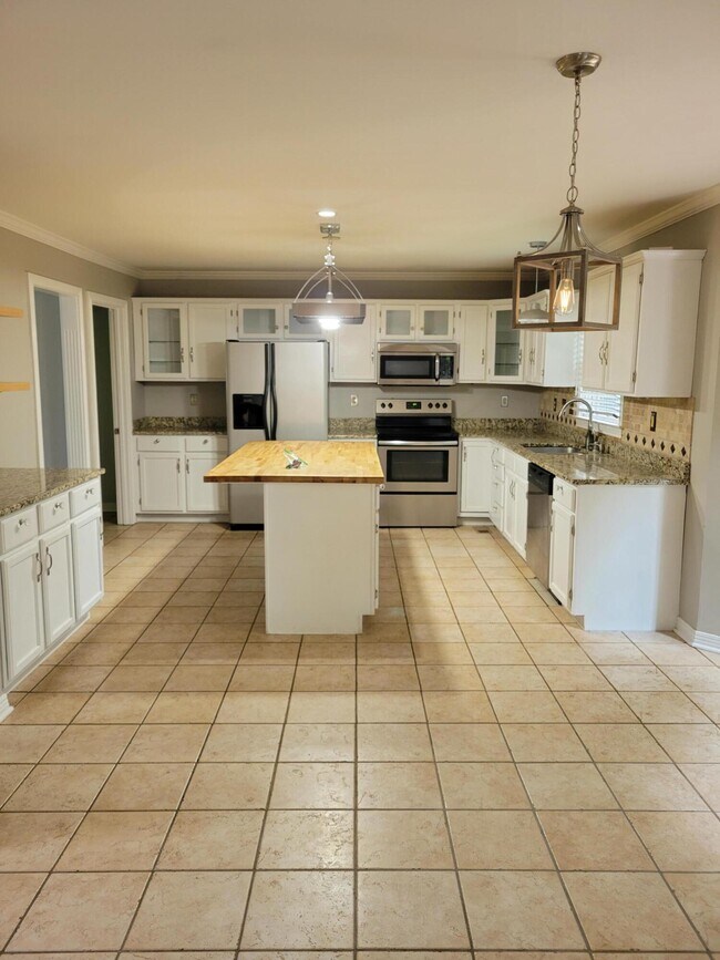 Foto del edificio - 2149 Palomar Trace Dr