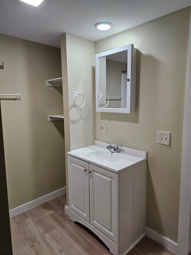 Building Photo - 5 W Chenango Rd