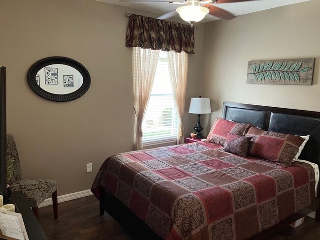 Building Photo - Private Gated community with amazing ameni...