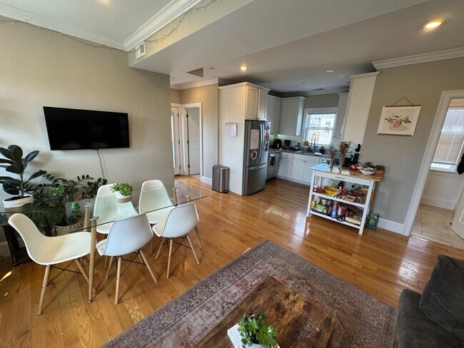 183 River St., n.° 3, Cambridge - 183 River St