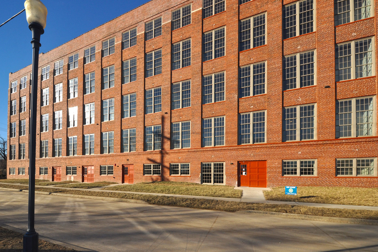 Building Photo - 201 Choctaw St