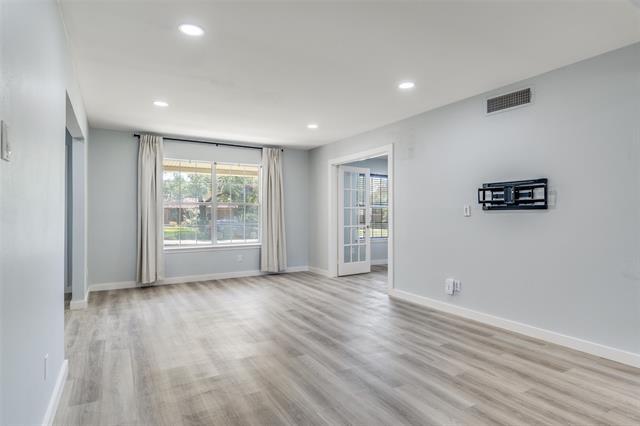 Foto del edificio - 3647 Whitehall Dr