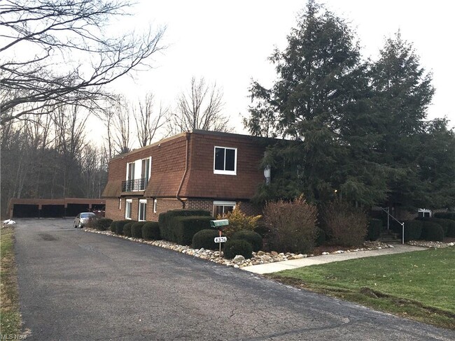 Foto del edificio - 4376 Darrow Rd