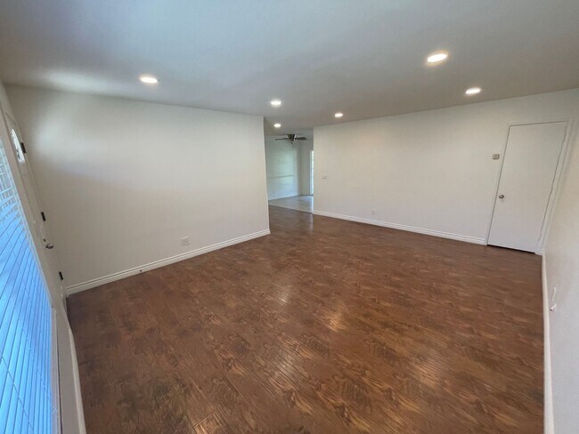 Building Photo - 745 Fine Street