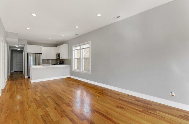 Foto del edificio - 3622 W Franklin Blvd