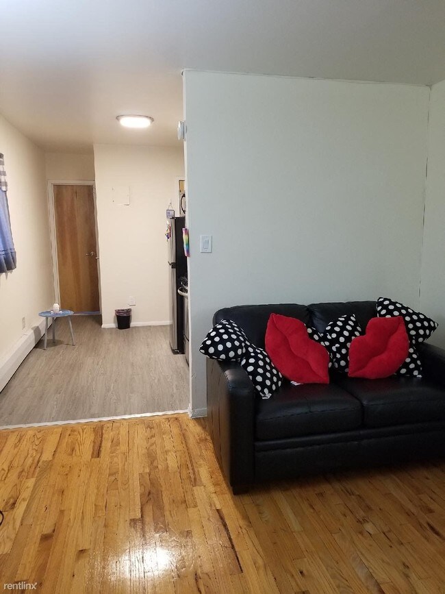 Building Photo - Studio, 1 bath  - 8716 Winchester Blvd 5g