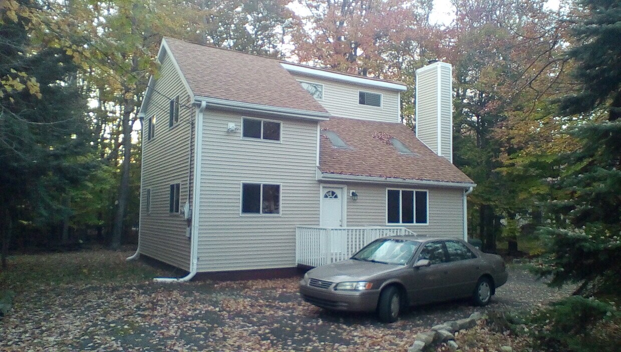 Building Photo - 228 Greenbriar Cir
