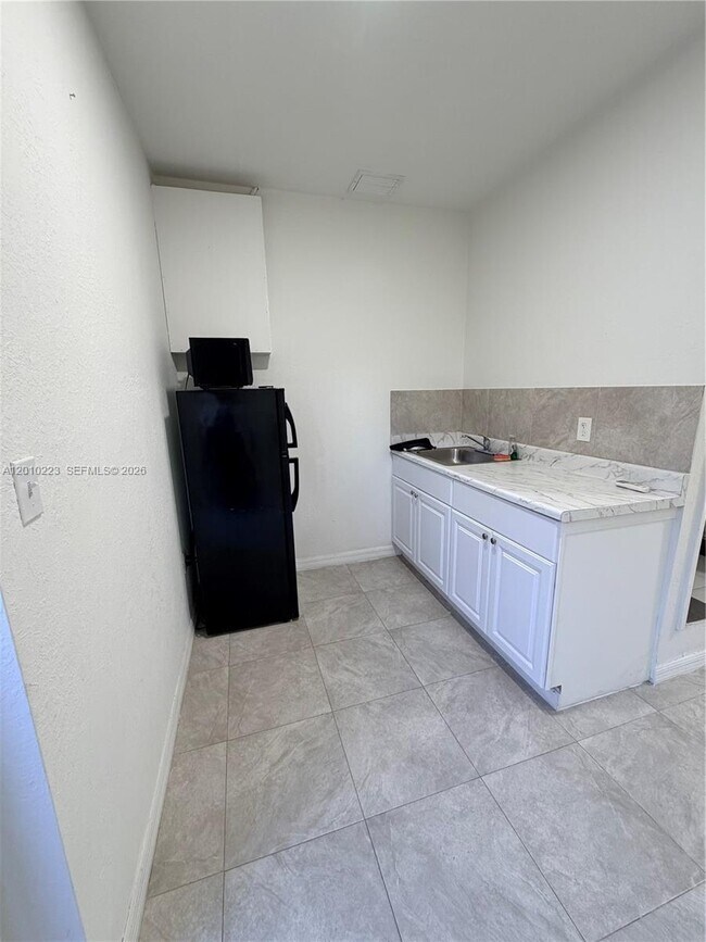 Foto del edificio - 9860 SW 161st Ave