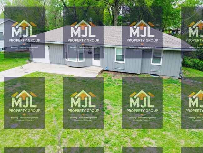 Foto del edificio - Beautiful 3 Bedroom / 3 bathroom Home Ready May 7th