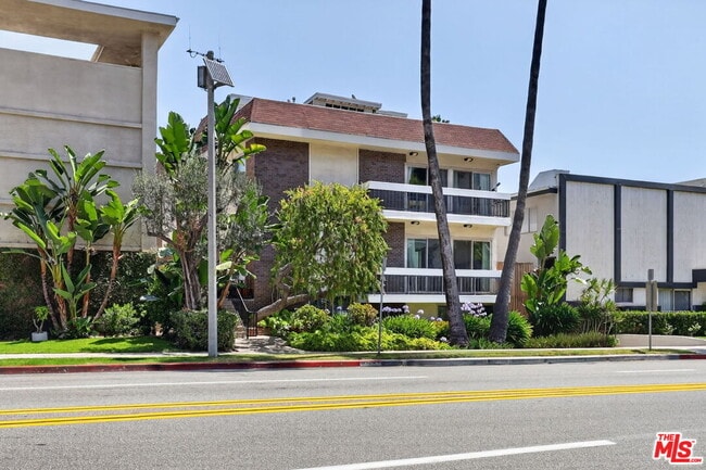 Building Photo - 184 N Crescent Dr