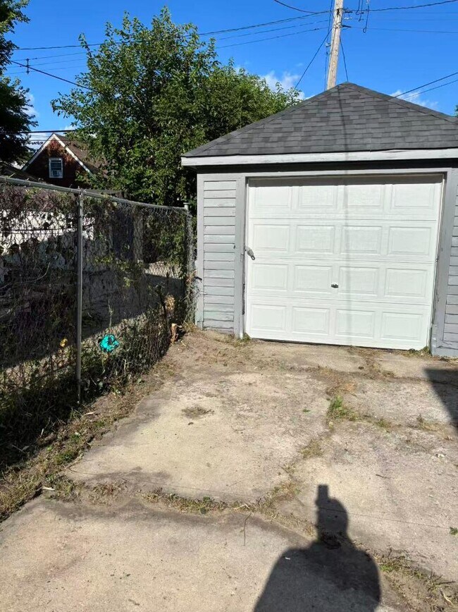 Foto del edificio - 17354 Griggs St