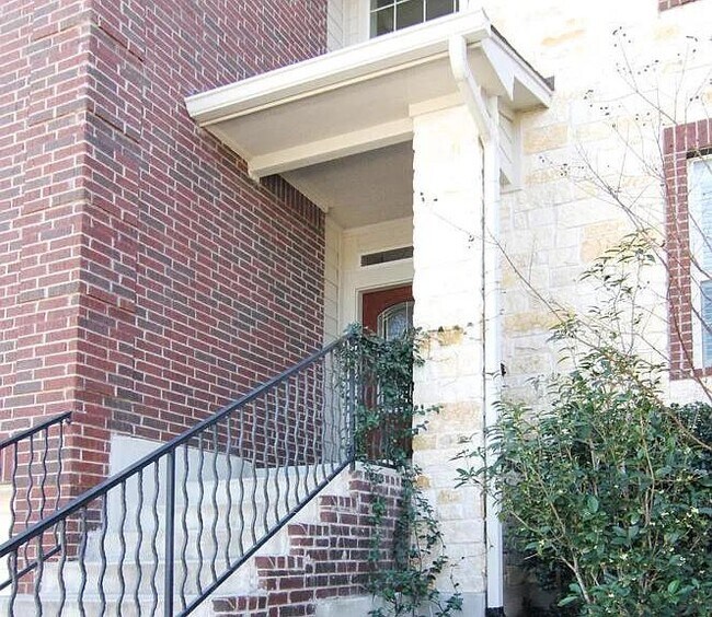 Building Photo - 5909 Terravista Dr