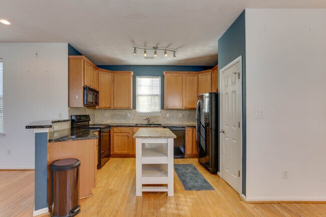 Building Photo - 700 15th St