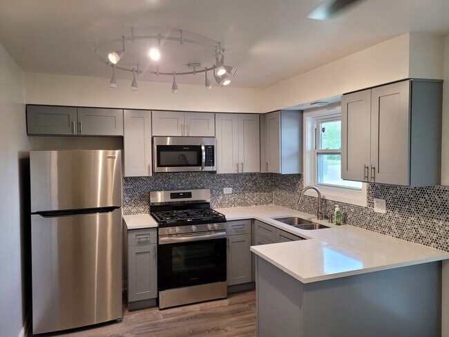 Building Photo - 8443 W 79th St