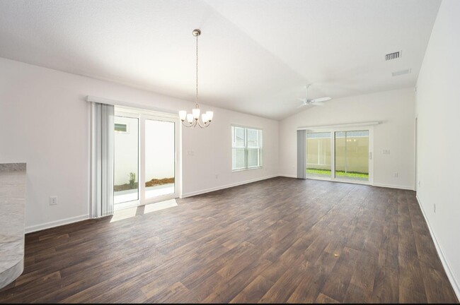 Foto del edificio - 6128 Rodriguez Ln