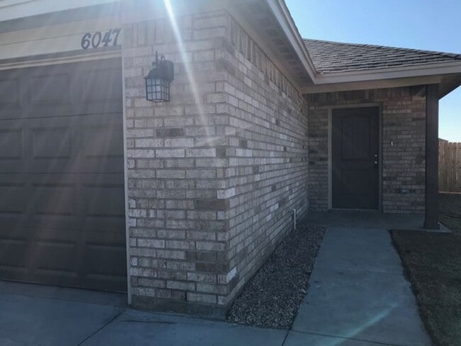 Building Photo - 6047 Jennings Dr
