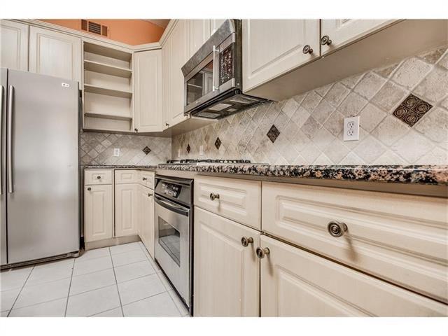Building Photo - 8436 Gateway Dr