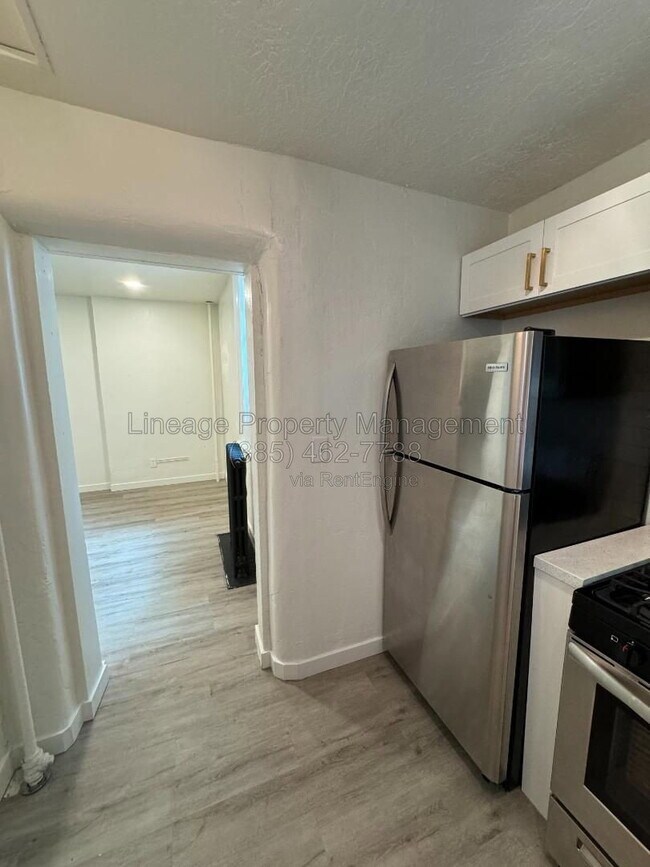 Foto del edificio - 376 E Broadway
