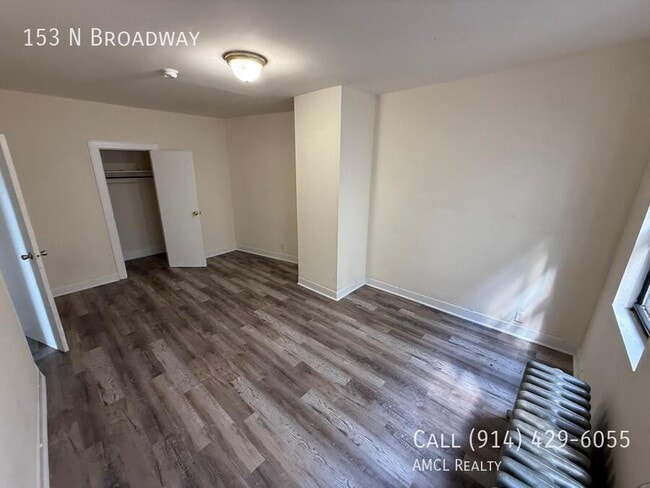 Building Photo - 153 N Broadway-