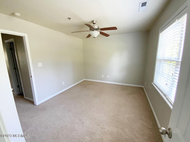 Building Photo - 140 Greenford Pl