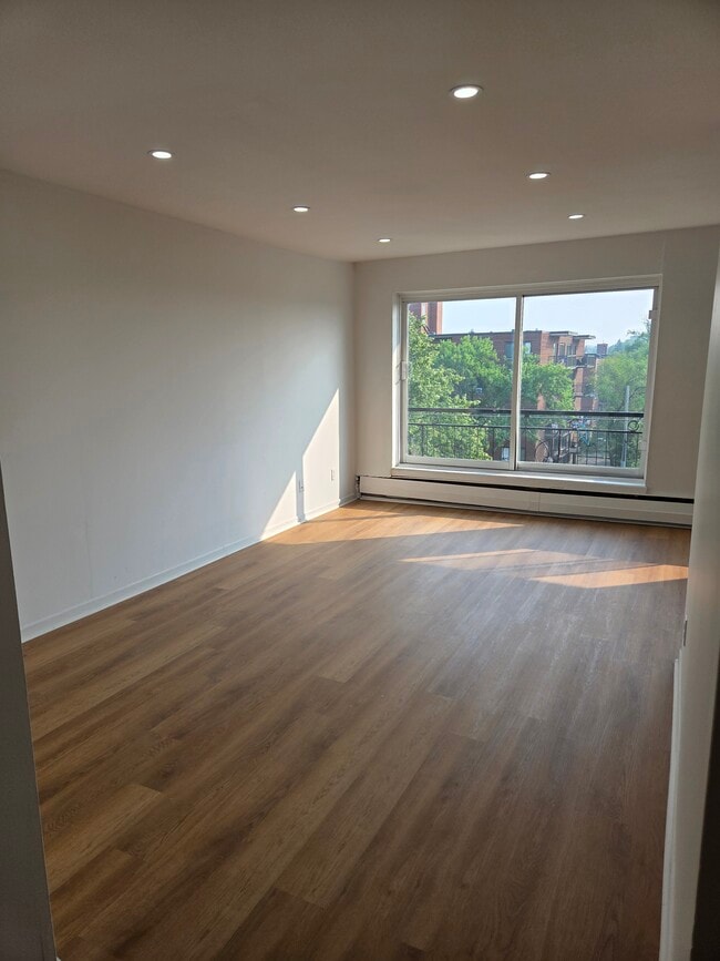 Photo du bâtiment - 250 Boul Alexis-Nihon