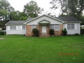 Building Photo - 711 16th Ave