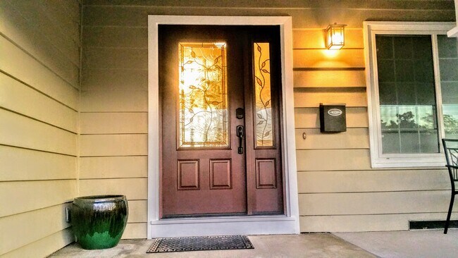 Building Photo - 4738 Griffith Ave