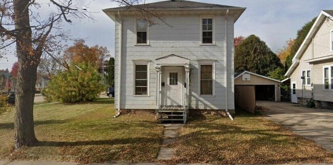 Building Photo - 1003 N Oneida St