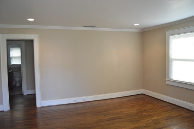 Building Photo - 313 W Bingham St