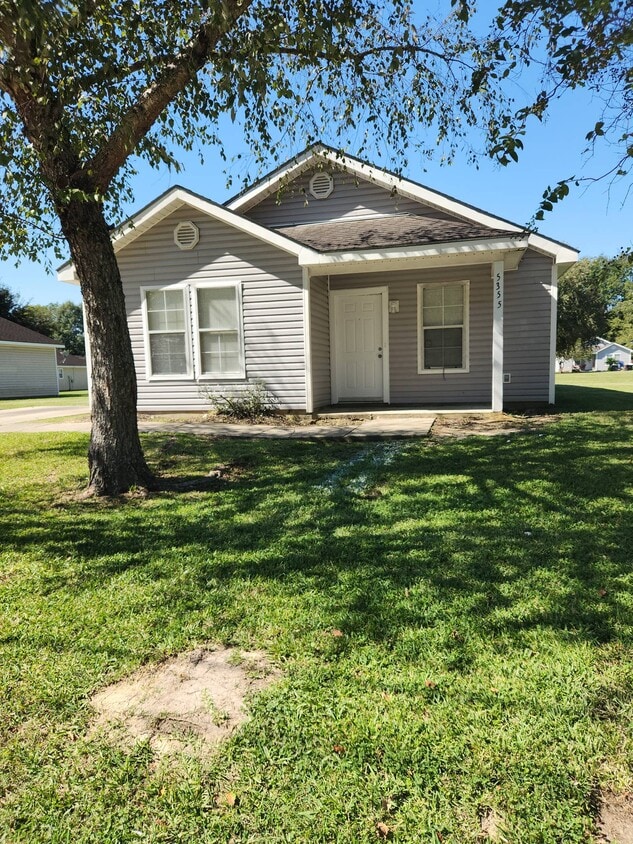 Foto principal - 5355 McClelland Dr