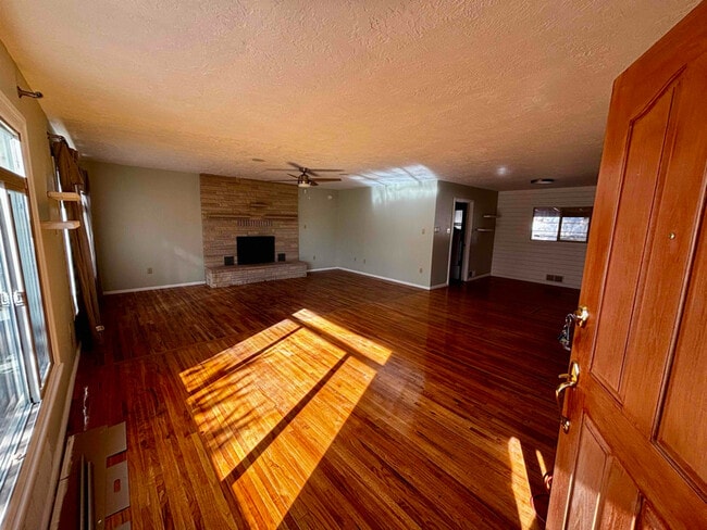 Foto del edificio - 608 E 16th St