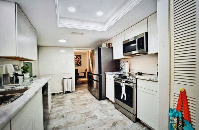 Foto del edificio - 1283 Edenville Ave
