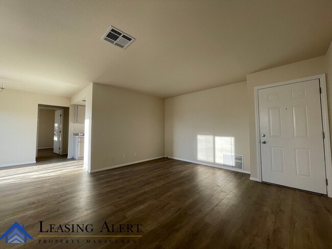 Building Photo - 42649 Cabin Dr