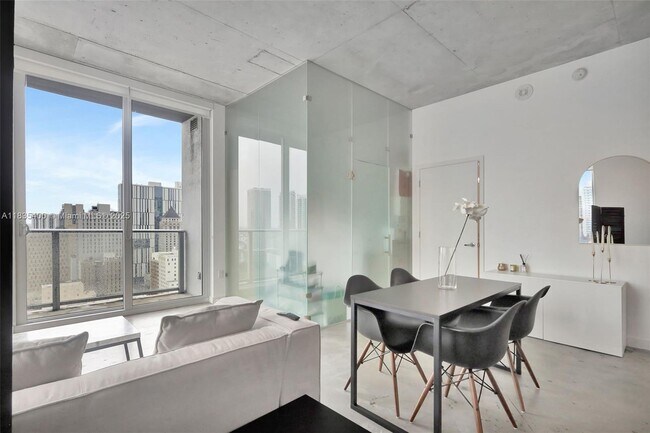 Foto del edificio - 151 SE 1st St