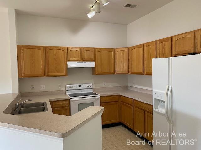 Building Photo - 2786 S Knightsbridge Cir